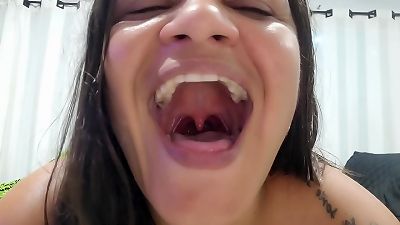 Nicolas luvs to see me putting it in my butt