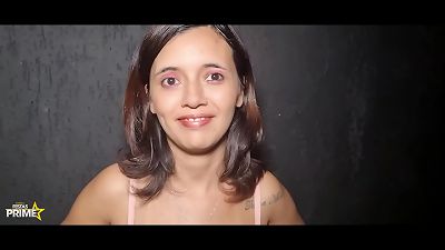 munching HOLD HOLD wife