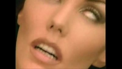 cute brunette plunge a plunger ass fucking