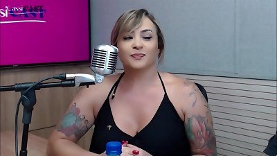 Abossie instructing about adult content production and how to monetize it. Find out more about Cassiana Costa