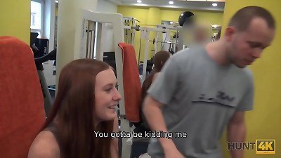 HUNT4K. cute girl instead of training has hook-up in gym with rich hunter