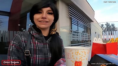 prominent Latina Youtuber heads to McDonald's and ends up with sauce all over her - "IT'S very BIG, PUT EVERYTHING IN ME" - TRAILER