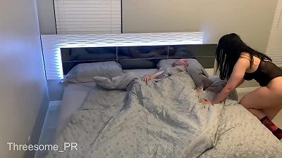 My stepsister wakes me up after party and ended spunk in her fat caboose