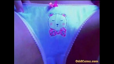 teen getting off and squrting in Live webcam @ oddcams.com