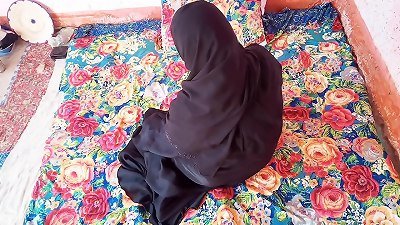 Pakistani college girl with stiff MMS