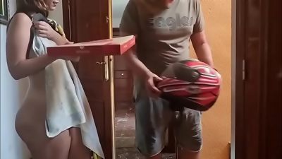 delivery boy fucks thick arse housewife