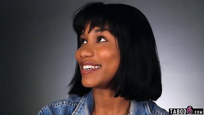 black mom babe Jenna Foxx demonstrates us how women climax