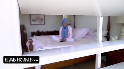 Muslim babe Needs Some Distraction And Gets fucked In Her Bedroom While Her Parents Are Away