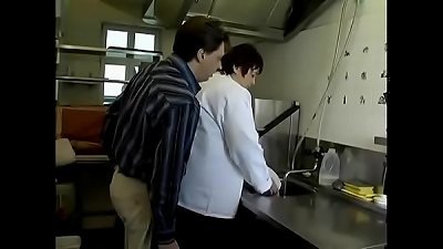 plumper GERMAN elder pulverized IN THE KITCHEN