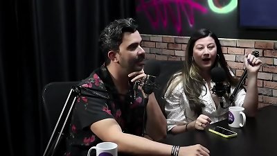 The dude determined to talk about politics in the encounter with her inside the liberal ballad - Bella Mantovani and O Fera