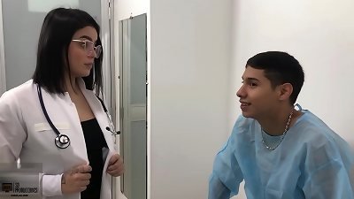 The medic sucks the patient's dick, She says that for my approach I must screw her vagina utter STORY