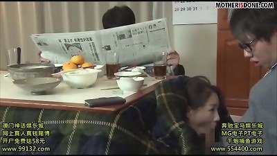 chinese family dinner